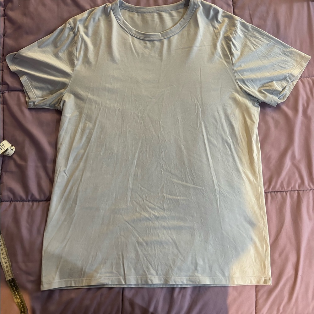 Men’s L lululemon pale blue shirt